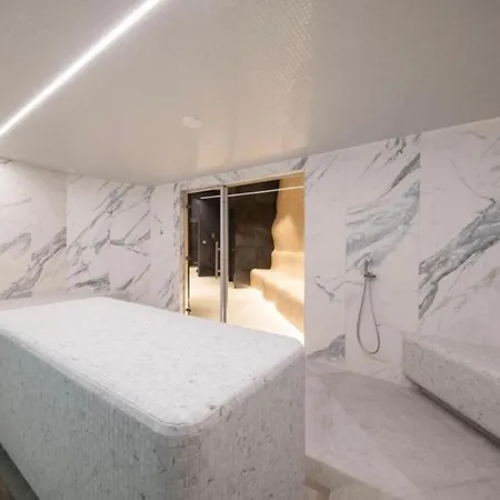 Woodside Duplex In Out With Garage