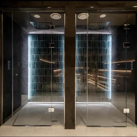 Woodside Duplex In Out With Garage